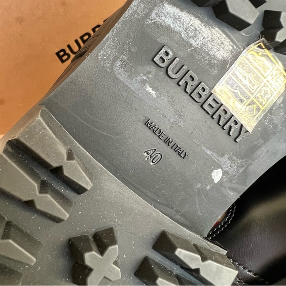 Burberry Vintage Check Detail Leather Chelsea Boots - Picture 8 of 8